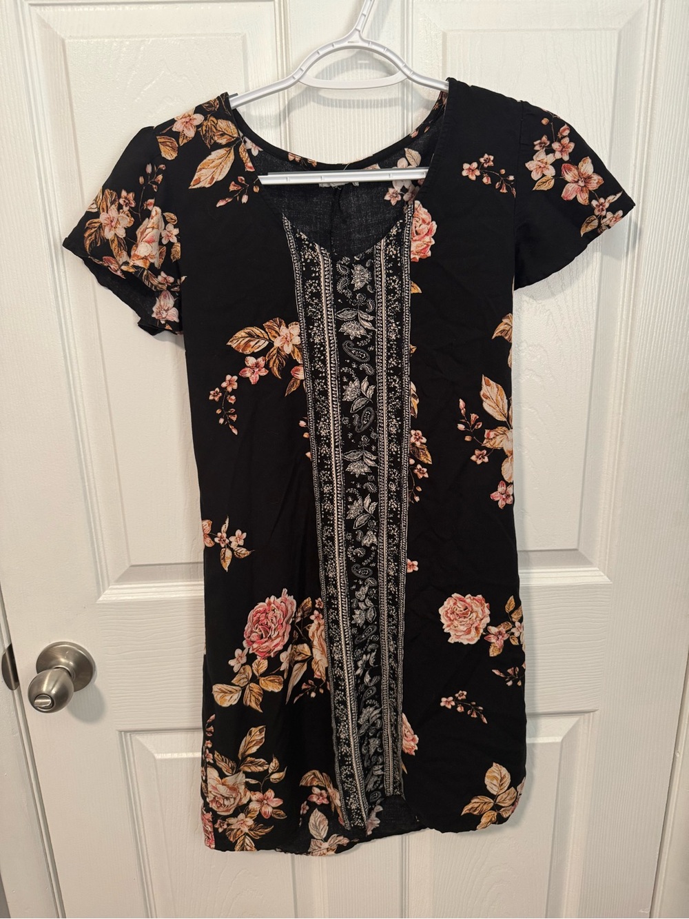 Maurices Black Floral Short Sleeve Dress with Center Embroidered Panel